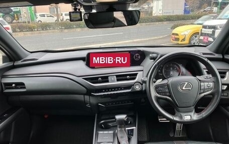 Lexus UX I, 2021 год, 2 650 000 рублей, 9 фотография