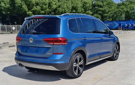 Volkswagen Touran III, 2021 год, 1 455 123 рублей, 5 фотография