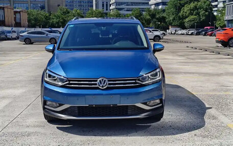 Volkswagen Touran III, 2021 год, 1 455 123 рублей, 2 фотография