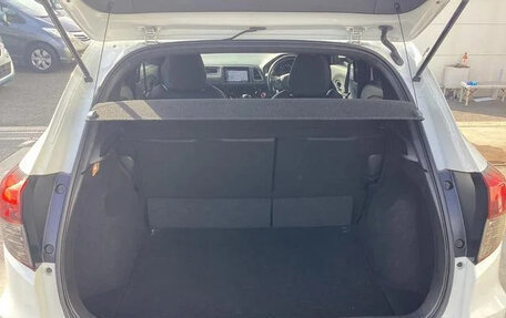 Honda Vezel, 2020 год, 1 350 000 рублей, 19 фотография