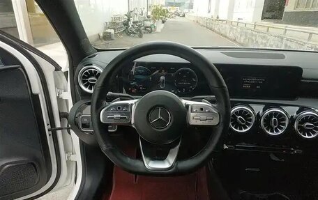 Mercedes-Benz A-Класс, 2021 год, 1 600 000 рублей, 9 фотография
