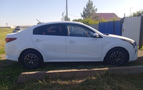 KIA Rio IV, 2021 год, 1 500 000 рублей, 3 фотография