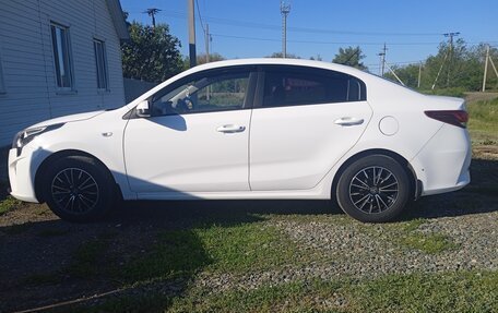 KIA Rio IV, 2021 год, 1 500 000 рублей, 2 фотография