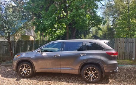 Toyota Highlander III, 2018 год, 3 950 000 рублей, 4 фотография