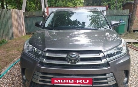 Toyota Highlander III, 2018 год, 3 950 000 рублей, 9 фотография