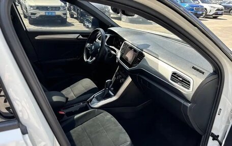 Volkswagen T-Roc I, 2022 год, 1 333 000 рублей, 6 фотография