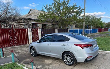 Hyundai Solaris II рестайлинг, 2017 год, 1 265 000 рублей, 24 фотография