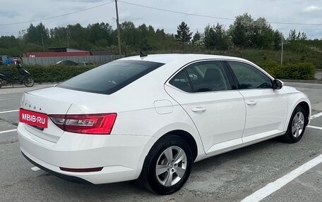 Skoda Superb III рестайлинг, 2021 год, 2 500 000 рублей, 4 фотография
