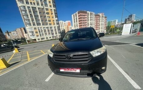 Toyota Highlander III, 2011 год, 1 900 000 рублей, 1 фотография