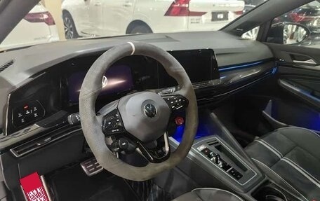 Volkswagen Golf VIII, 2021 год, 1 650 000 рублей, 6 фотография