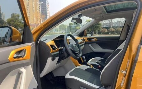 Volkswagen T-Cross I, 2022 год, 1 280 100 рублей, 7 фотография