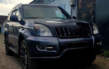 Toyota Land Cruiser Prado 120 рестайлинг, 2006 год, 2 700 000 рублей, 2 фотография