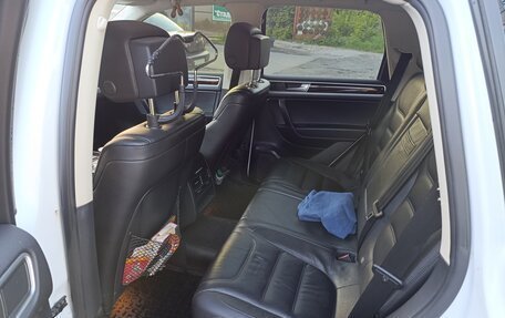 Volkswagen Touareg III, 2015 год, 2 910 000 рублей, 8 фотография