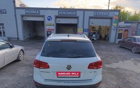 Volkswagen Touareg III, 2015 год, 2 910 000 рублей, 2 фотография