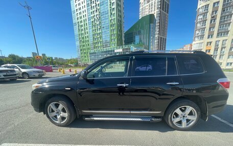 Toyota Highlander III, 2011 год, 1 900 000 рублей, 2 фотография