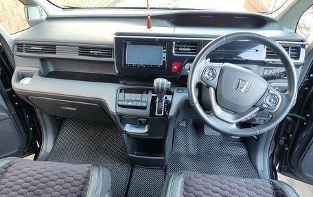 Honda Stepwgn IV, 2016 год, 1 950 000 рублей, 6 фотография