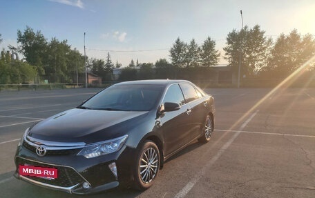 Toyota Camry, 2017 год, 2 400 000 рублей, 6 фотография