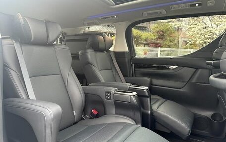 Toyota Alphard III, 2021 год, 4 766 855 рублей, 13 фотография