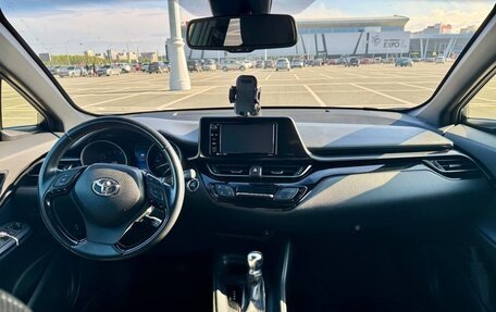 Toyota C-HR I рестайлинг, 2018 год, 2 300 000 рублей, 7 фотография