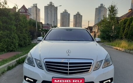 Mercedes-Benz E-Класс, 2010 год, 1 650 000 рублей, 2 фотография
