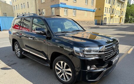 Toyota Land Cruiser 200, 2017 год, 6 700 000 рублей, 1 фотография