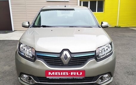 Renault Logan II, 2017 год, 760 000 рублей, 2 фотография