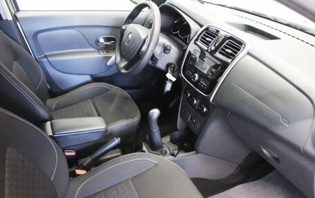 Renault Logan II, 2017 год, 760 000 рублей, 6 фотография