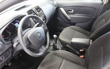 Renault Logan II, 2017 год, 760 000 рублей, 5 фотография