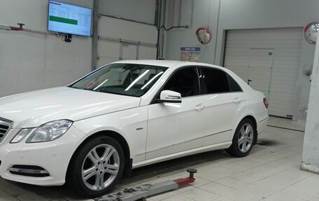 Mercedes-Benz E-Класс, 2011 год, 1 250 000 рублей, 1 фотография