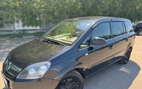 Opel Zafira B, 2011 год, 700 000 рублей, 1 фотография