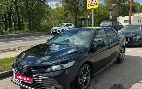 Toyota Camry, 2019 год, 3 199 000 рублей, 1 фотография