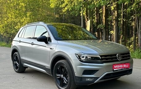 Volkswagen Tiguan II, 2019 год, 2 600 000 рублей, 1 фотография