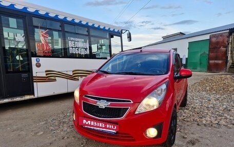 Chevrolet Spark III, 2011 год, 620 000 рублей, 2 фотография
