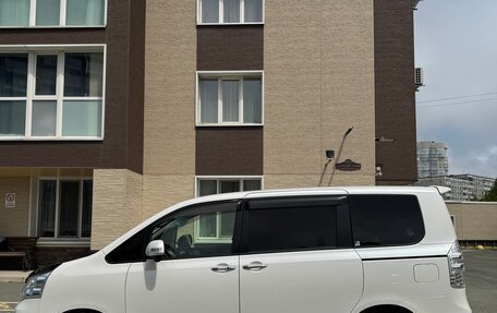 Toyota Noah III, 2011 год, 1 540 000 рублей, 8 фотография