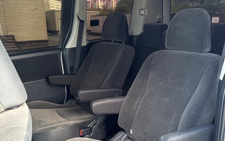 Toyota Noah III, 2011 год, 1 540 000 рублей, 12 фотография