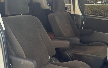 Toyota Noah III, 2011 год, 1 540 000 рублей, 10 фотография