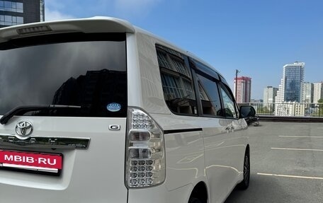 Toyota Noah III, 2011 год, 1 540 000 рублей, 7 фотография