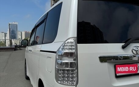 Toyota Noah III, 2011 год, 1 540 000 рублей, 18 фотография