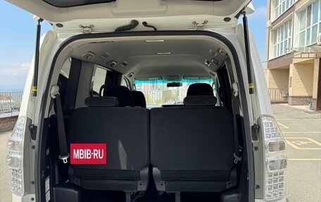 Toyota Noah III, 2011 год, 1 540 000 рублей, 20 фотография