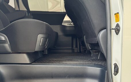 Toyota Noah III, 2011 год, 1 540 000 рублей, 37 фотография