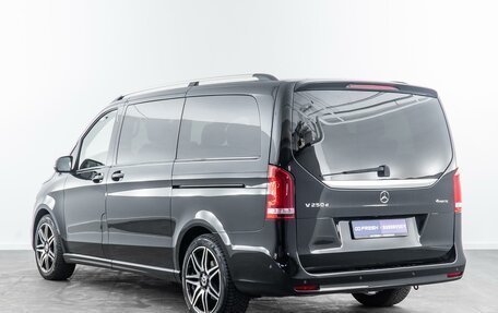 Mercedes-Benz V-Класс, 2021 год, 8 000 000 рублей, 2 фотография