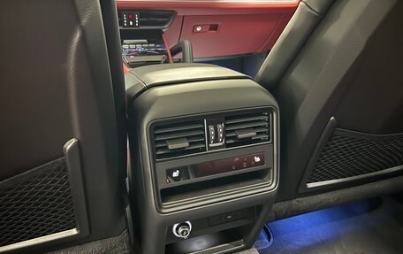 Porsche Cayenne III, 2024 год, 16 990 000 рублей, 19 фотография