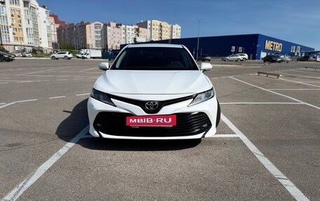 Toyota Camry, 2020 год, 2 950 000 рублей, 4 фотография