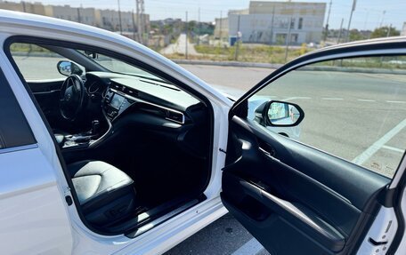 Toyota Camry, 2020 год, 2 950 000 рублей, 17 фотография