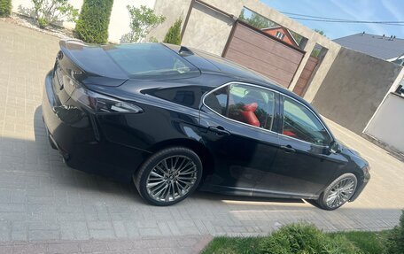 Toyota Camry, 2019 год, 2 300 000 рублей, 2 фотография