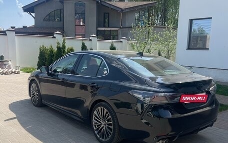 Toyota Camry, 2019 год, 2 300 000 рублей, 3 фотография
