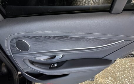 Mercedes-Benz E-Класс, 2019 год, 3 650 000 рублей, 19 фотография