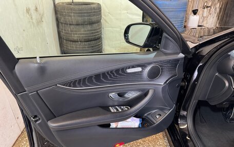 Mercedes-Benz E-Класс, 2019 год, 3 650 000 рублей, 22 фотография