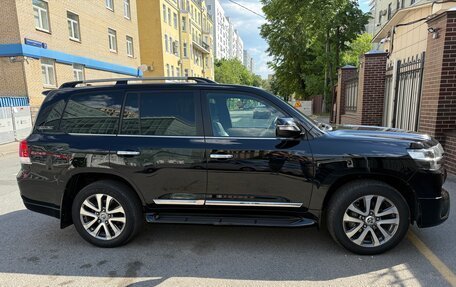 Toyota Land Cruiser 200, 2017 год, 6 700 000 рублей, 4 фотография