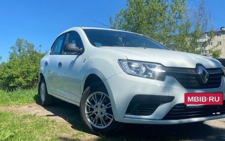 Renault Logan II, 2018 год, 585 000 рублей, 2 фотография